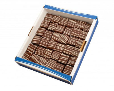 Eper krémmel töltött csokis piskóta 700g