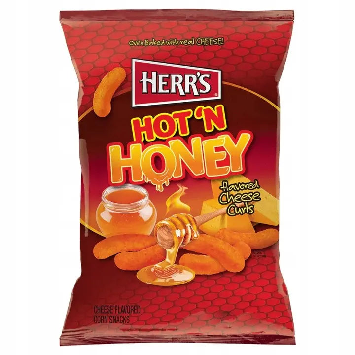 Herrs Cheese Curls Hot N Honey Mézes-csípős ízű sajtos chips 113g